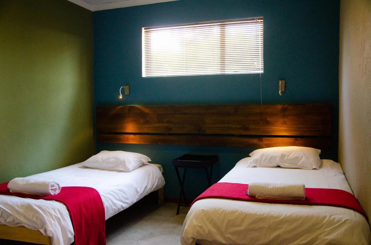 Desert Dew Guest House Hutchinson 外观 照片