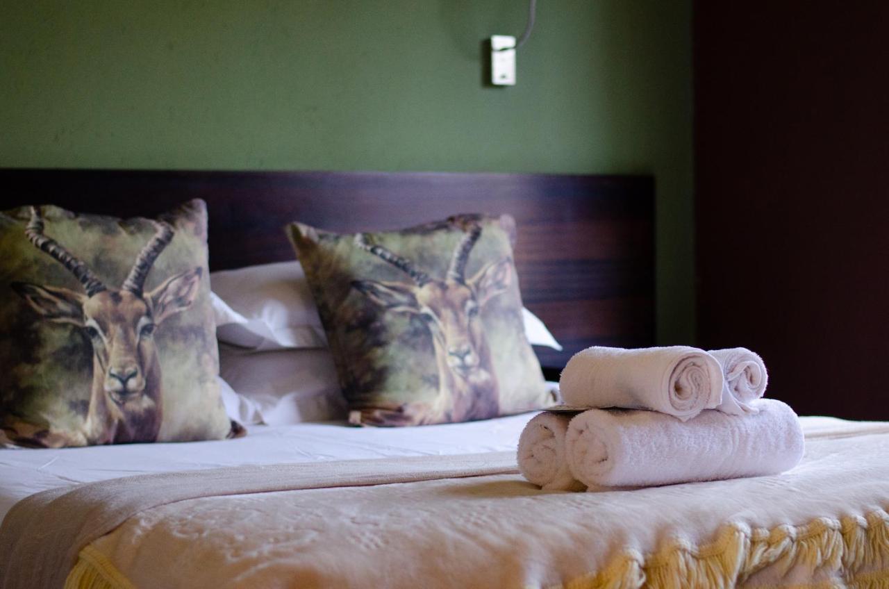 Desert Dew Guest House Hutchinson 外观 照片
